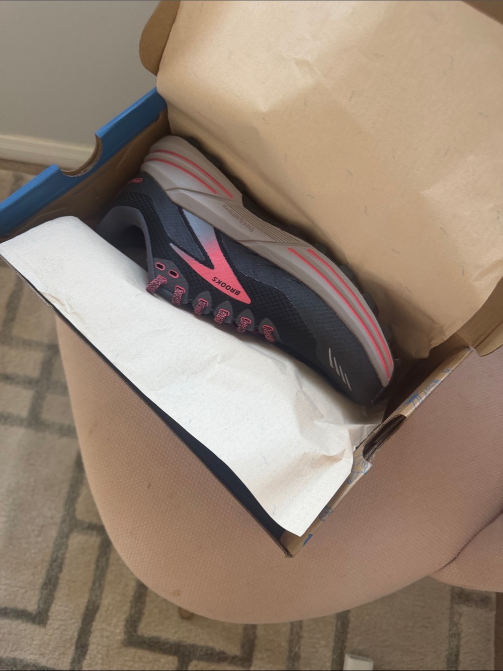 Brooks Women's Gray and Pink Athletic Running Sneakers